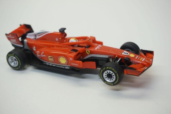 Carrera Digital 143 Ferrari SF71H S.Vettel No. 5 - Image 2