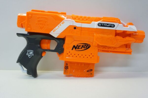 Nerf Elite Stryfe Motoriseeritud Mängupüss - Image 2