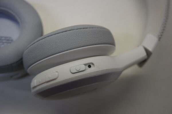 JBL Live 400BT Bluetooth kõrvaklapid - Image 5
