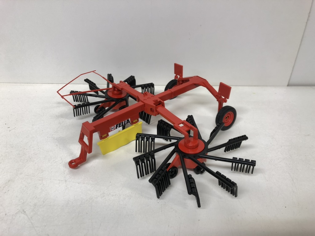 Siku 2451 Farmer 1:32 - Image 3