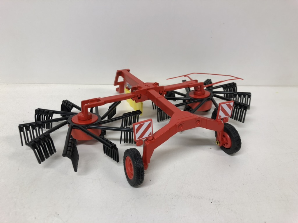 Siku 2451 Farmer 1:32 - Image 5