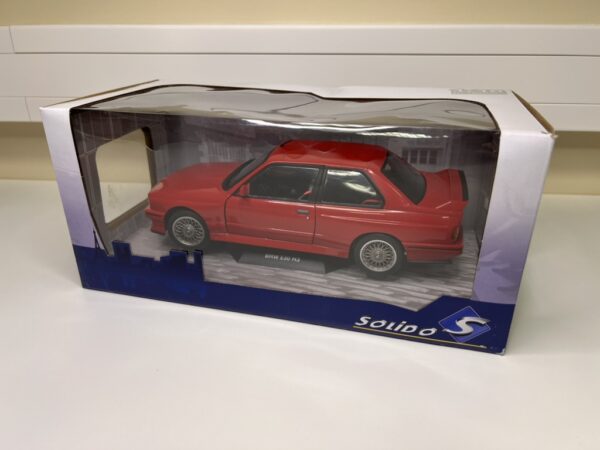 Solido 421184390 1990 BMW E30 M3, 1:18 - Image 6